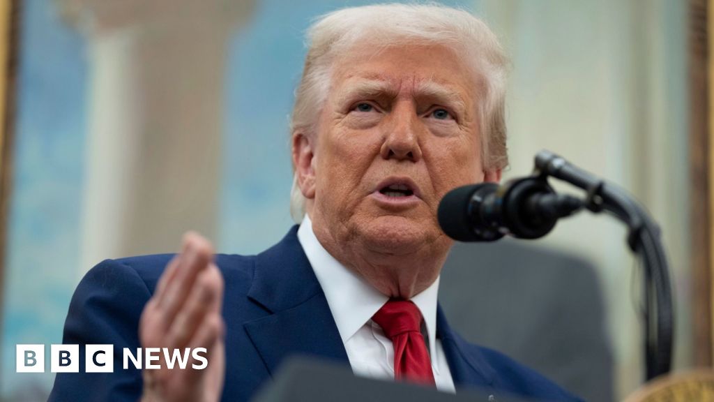 a81df010 3c06 11f0 aa24 d1c64c46ace6 Trump blasts 'nasty' chicken gibe about his tariff reversals
