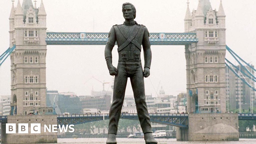 b372e5a0 4c33 11f0 96bb 172b7e186897 Where are Michael Jackson's giant HIStory statues 30 years later?