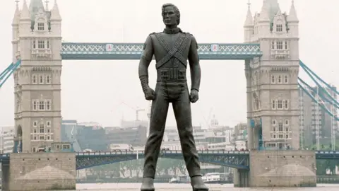 Where are Michael Jackson's giant HIStory statues 30 years later? Getty Images A giant Michael Jackson statue appears to be stood on the River Thames in front of Tower Bridge.