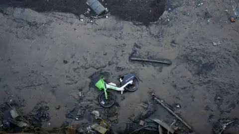 Lime bikes dumped in canals and rivers 'posing pollution risk' Getty Images Dumped waste and washed-up litter lies at Blackwall Point the Greenwich Peninsular foreshore of the Thames river at low-tide, on 18th February 2025, in London, England