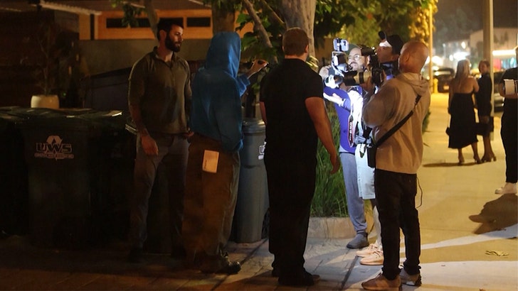 Justin Bieber Clashes With Paparazzi in Heated Confrontation Outside Malibu Club 061325_justin_bieber_photogs_kal