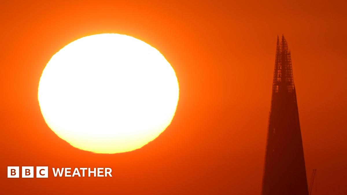 c57eaba0 405b 11f0 95b4 19782fc5d14e UK heatwave: Why do our cities get so hot?