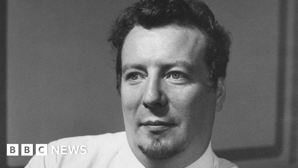 cf053020 5525 11f0 95e9 2d6b2682e694 Stuart Burrows, internationally renowned opera singer, dies at 92