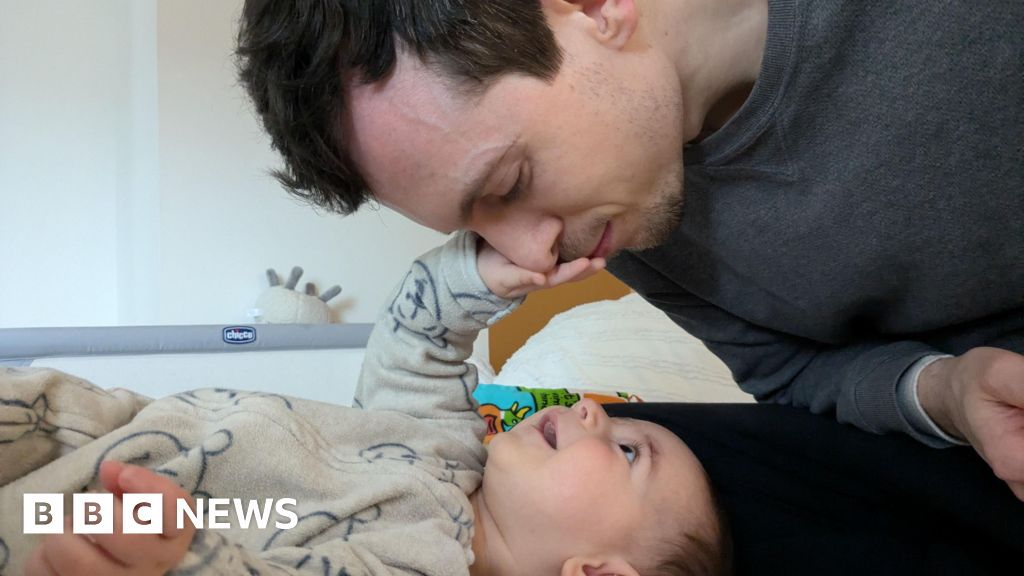 cf528820 42e2 11f0 90bf b10bb5ee7272 Paternity leave in UK is outdated and unequal, say MPs