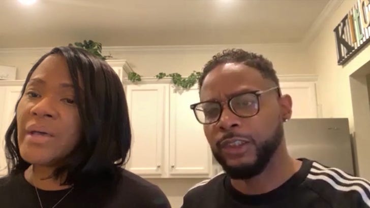 No Pardon for R. Kelly While Joycelyn Savage's Still Under His Control, Family Says 110421_tim_savage_kal_1