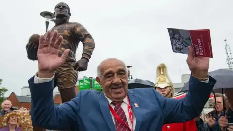 Billy Boston to become first ever rugby league knight WIGAN COUNCIL Billy Boston at the unveiling of a statue to him in Wigan in 2016