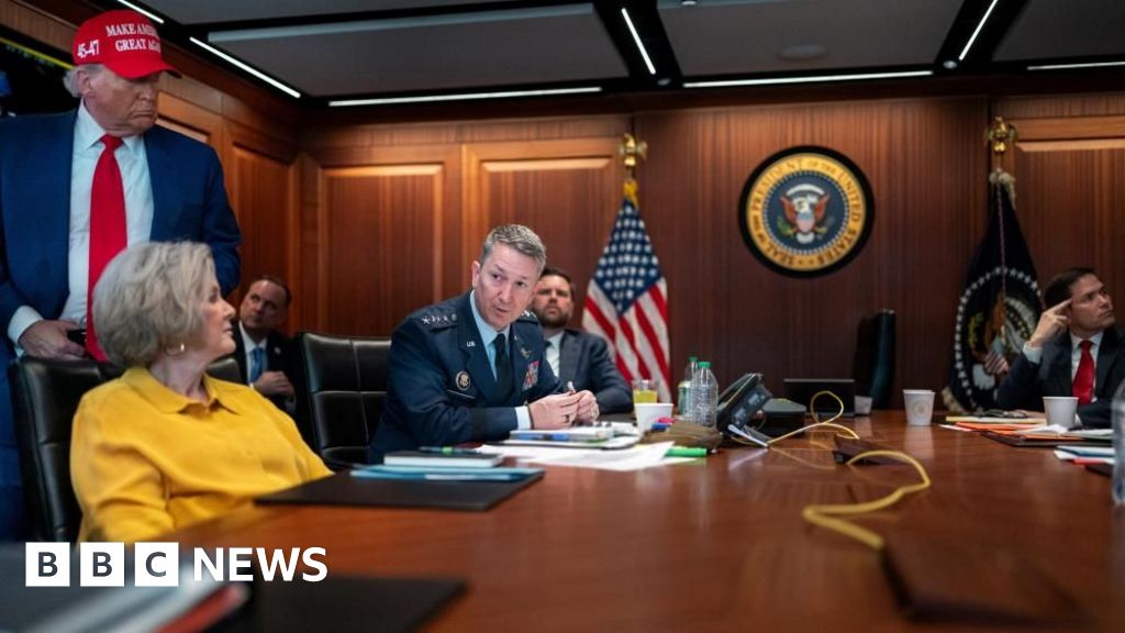dbe9fad0 4f14 11f0 a466 d54f65b60deb US strike on Iran is loaded with risks for Trump