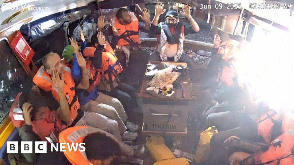 e1d763b0 44c9 11f0 a325 d7dfcc6c113c Activists say Israeli troops have boarded aid ship bound for Gaza