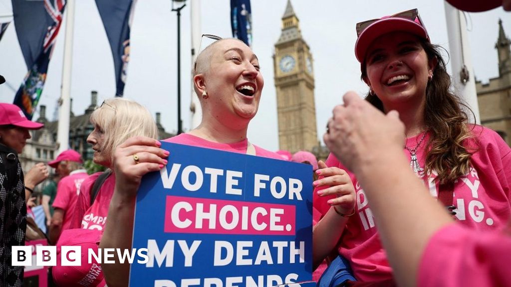 ebc3d380 4dee 11f0 a466 d54f65b60deb MPs back assisted dying bill in historic Commons vote