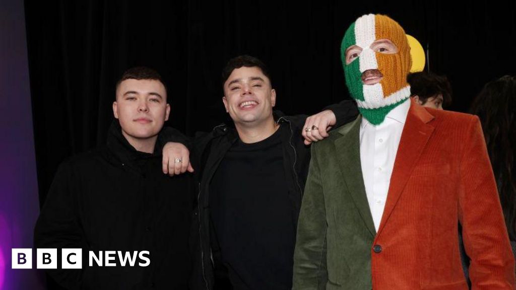 f368c430 4ed7 11f0 9a43 75d86b6820a6 Kneecap performing at Glastonbury 'not appropriate', PM says
