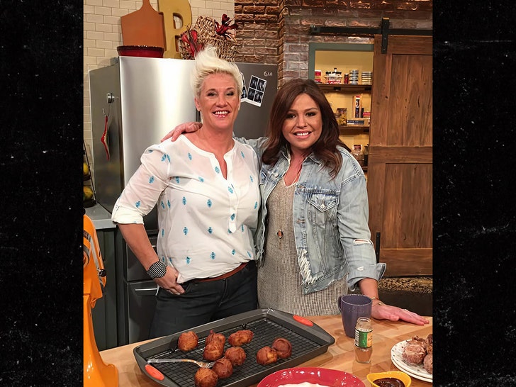 rachael-ray-anne-burrellrachael-ray-anne-burrell-ig-2