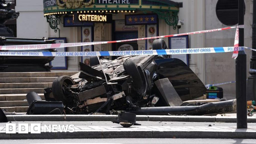 f5ce8040 54cf 11f0 bbb4 7b9a23219fce Man critically injured in BMW crash
