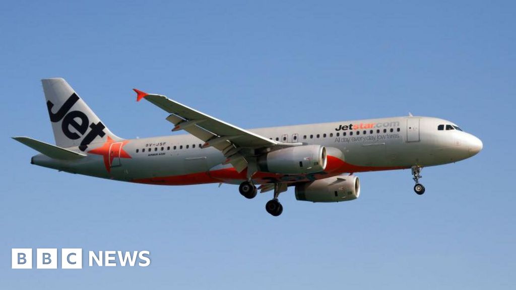 fa65e510 465d 11f0 94b5 c1f230493ad2 Australia's Qantas to close budget airline Jetstar Asia