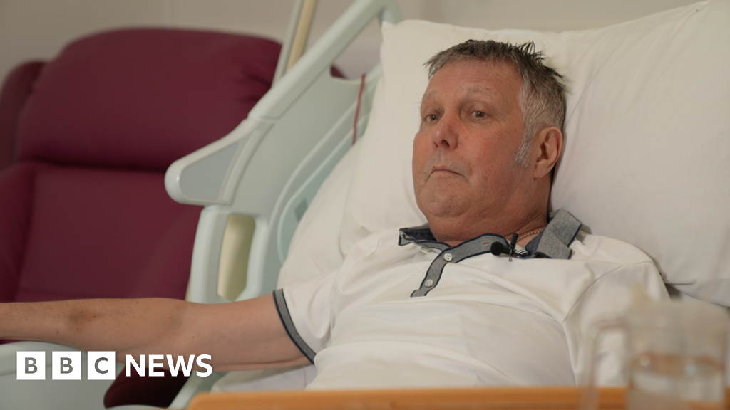 ffa6aeb0 4851 11f0 8a8e 21cdcf60d74e Hospice staff tell BBC what they think about bill