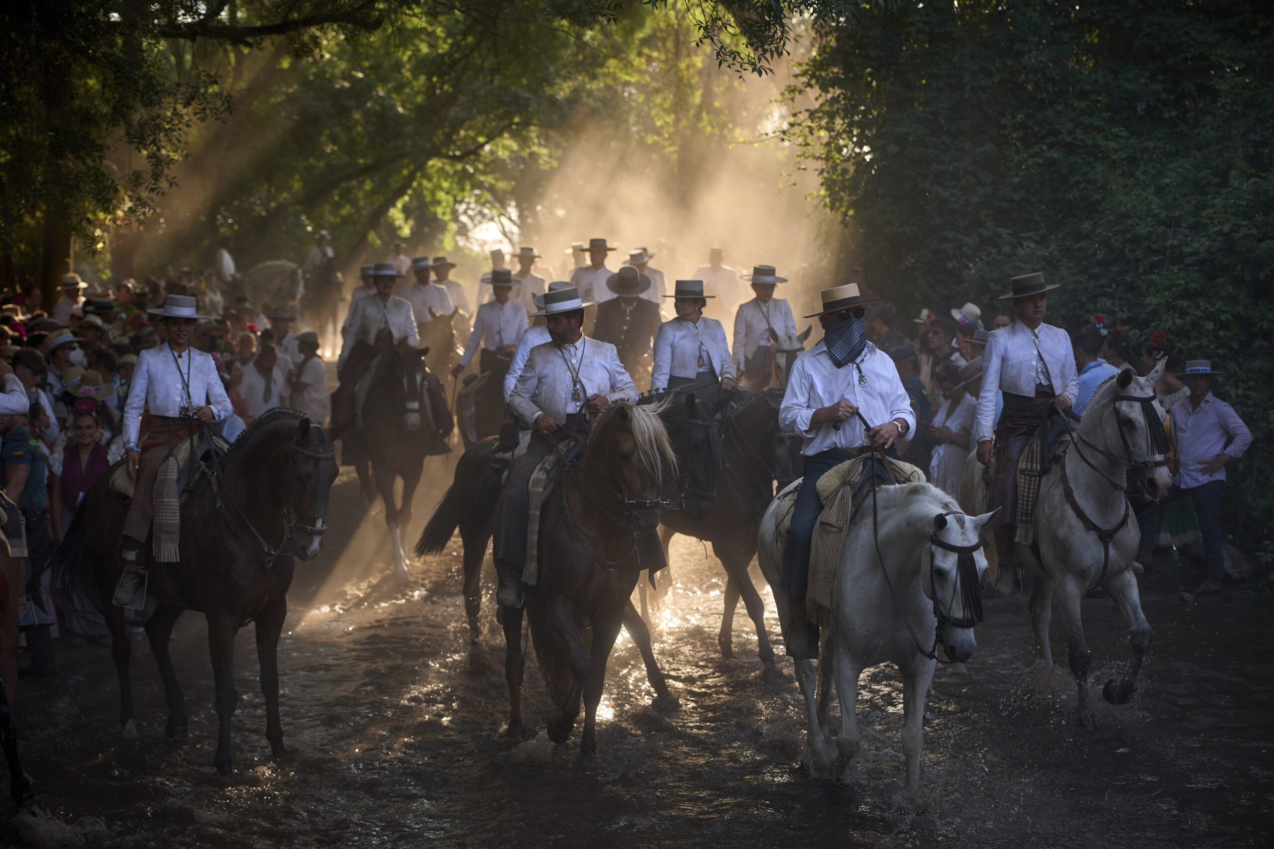 main 24 scaled Pilgrims cross the wilderness to honor the Rocío Virgin in Spain