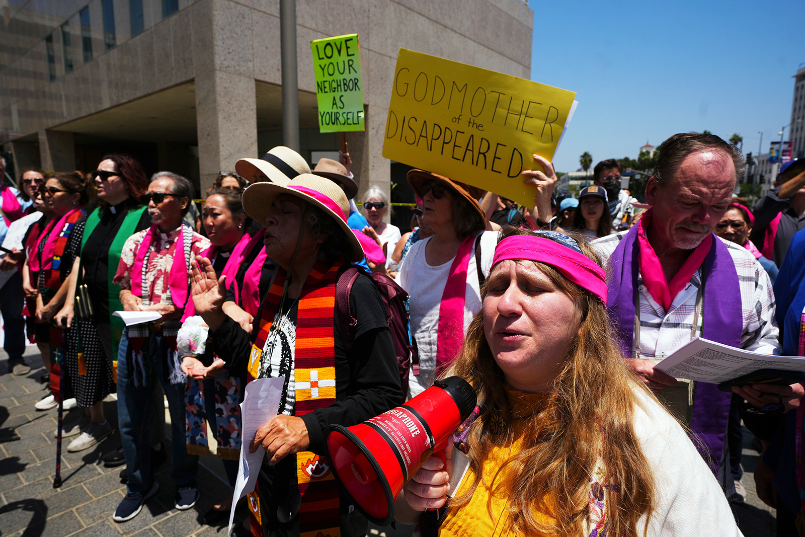 webRNS California Protests Faith1 In LA, faith leaders protest to stand up for the detained and keep the peace