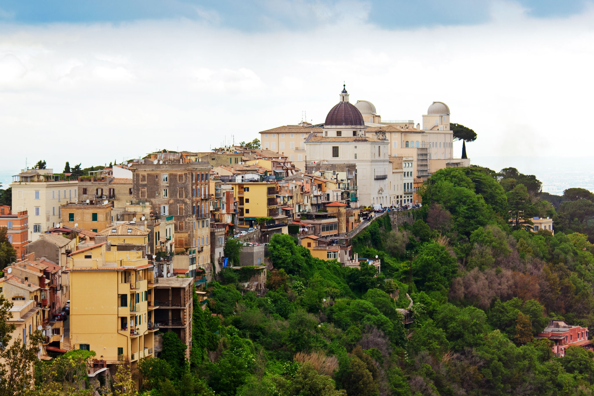 webRNS Castel Gandolfo 20250618 The new pope's going on vacation! A few ideas for his Castel Gandolfo stay