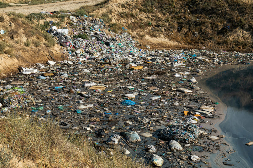 webRNS Pollution Trash1 10 years later, Pope Francis' Laudato si' is more relevant than ever