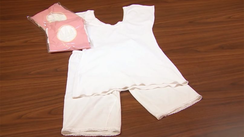 Mormon women are finally allowed to wear sleeveless tops. Here's why some are grieving. webRNS Temple Changes3 010319 Mormon women are finally allowed to wear sleeveless tops. Here's why some are grieving.