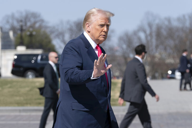 In evangelical churches, a rift over Trump’s immigration policies webRNS Trump Suits1 In evangelical churches, a rift over Trump’s immigration policies