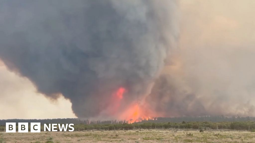 047c6ec0 6071 11f0 b5c5 012c5796682d Moment Utah wildfire turns into huge fire vortex
