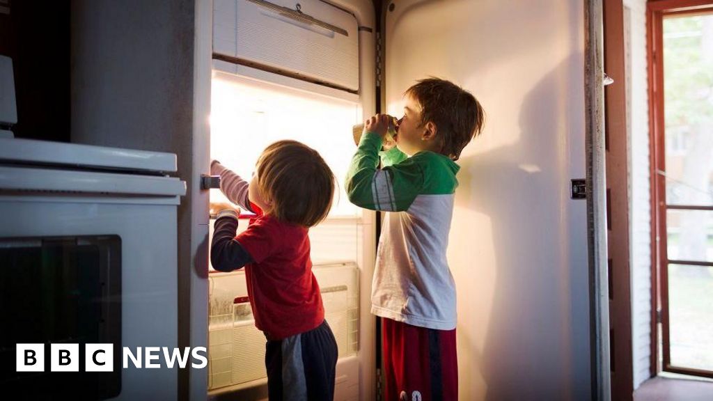 072a60d0 5bc8 11f0 9b31 0de8e3acd144 Child poverty: Children living in 'Dickensian' conditions