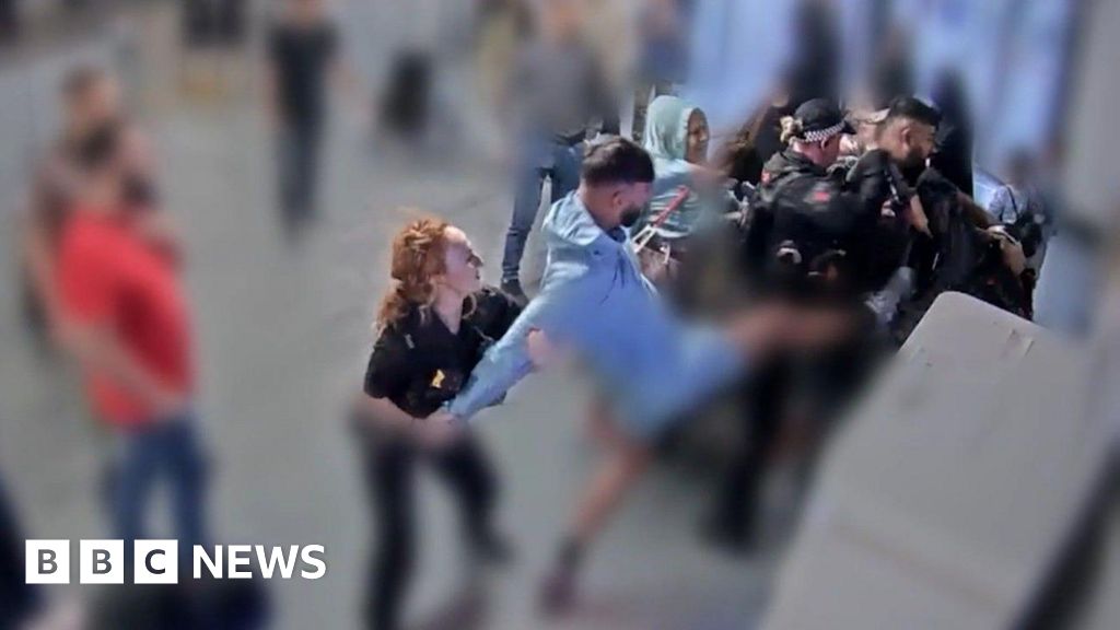 0ae2f610 5db7 11f0 93fd 3976526717ae PC punched in Manchester Airport brawl 'absolutely terrified'