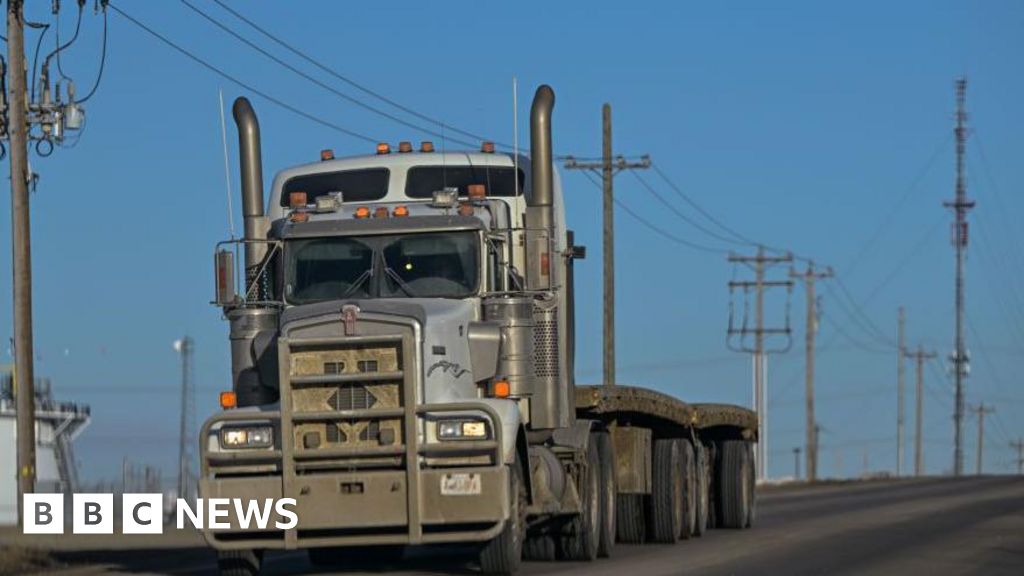18706a30 527f 11f0 ad6a 617a010885d7 Trucking's uneasy relationship with new tech