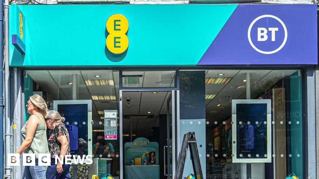 3ed45dd0 689b 11f0 9f22 b51d9ce822ea Thousands unable to make calls as EE network down