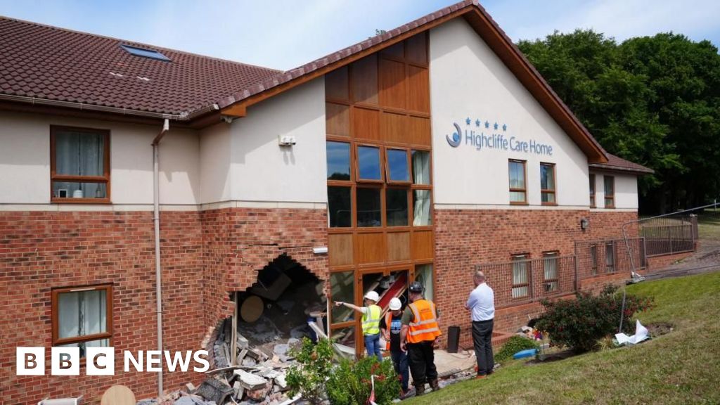 418aa330 5ee2 11f0 960d e9f1088a89fe Charges after women die following Sunderland care home crash