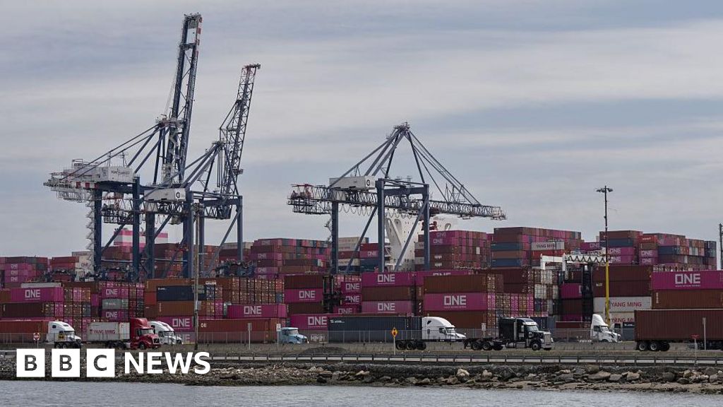 450f07a0 6d8b 11f0 814c 770da2a1111a Trump order ends global tariff exemption for low-cost goods