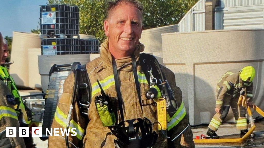 47a66c30 6929 11f0 89f9 2557e37258a0 Thousands of retained firefighters owed pension payments, union says