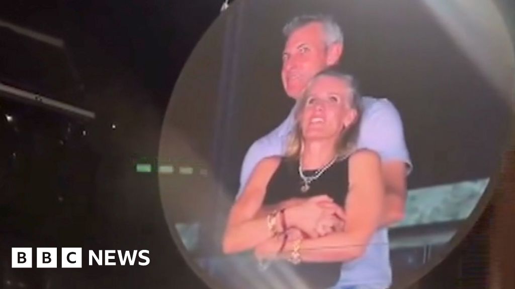 4e6d83e0 641b 11f0 8dbd f3d32ebd3327 US tech CEO suspended after Coldplay concert embrace goes viral