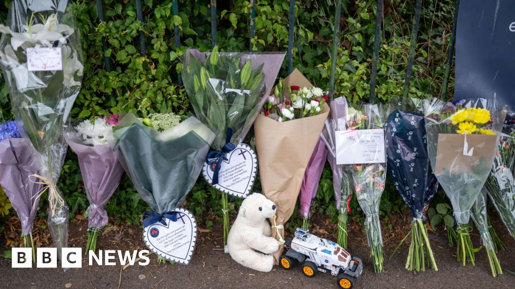 7fe72220 656d 11f0 9c94 35a6128c06e3 Four remain in hospital after Somerset school coach crash