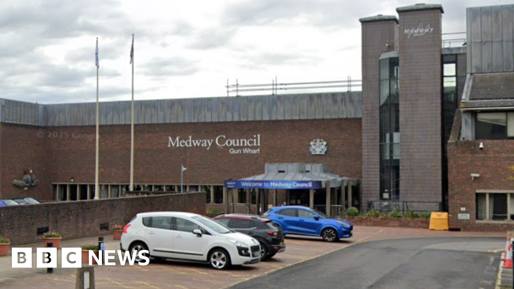 86d690f0 6e16 11f0 a527 49a2f77f1dfe Medway Council's cost of living plan renewed for another year