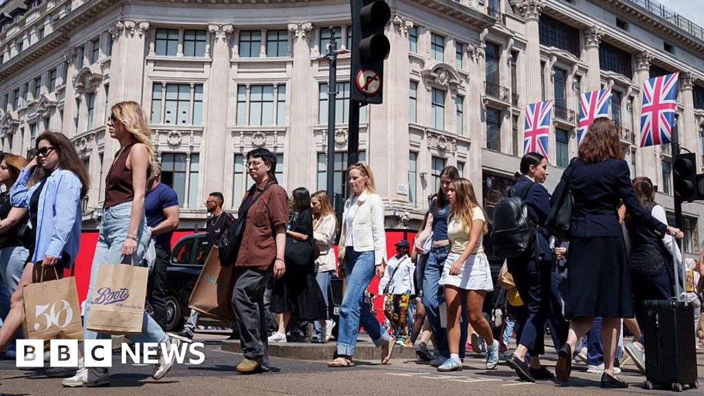 9b5f5260 6924 11f0 a2ee d3482ccc7f6d Retail sales in June boosted by hot weather