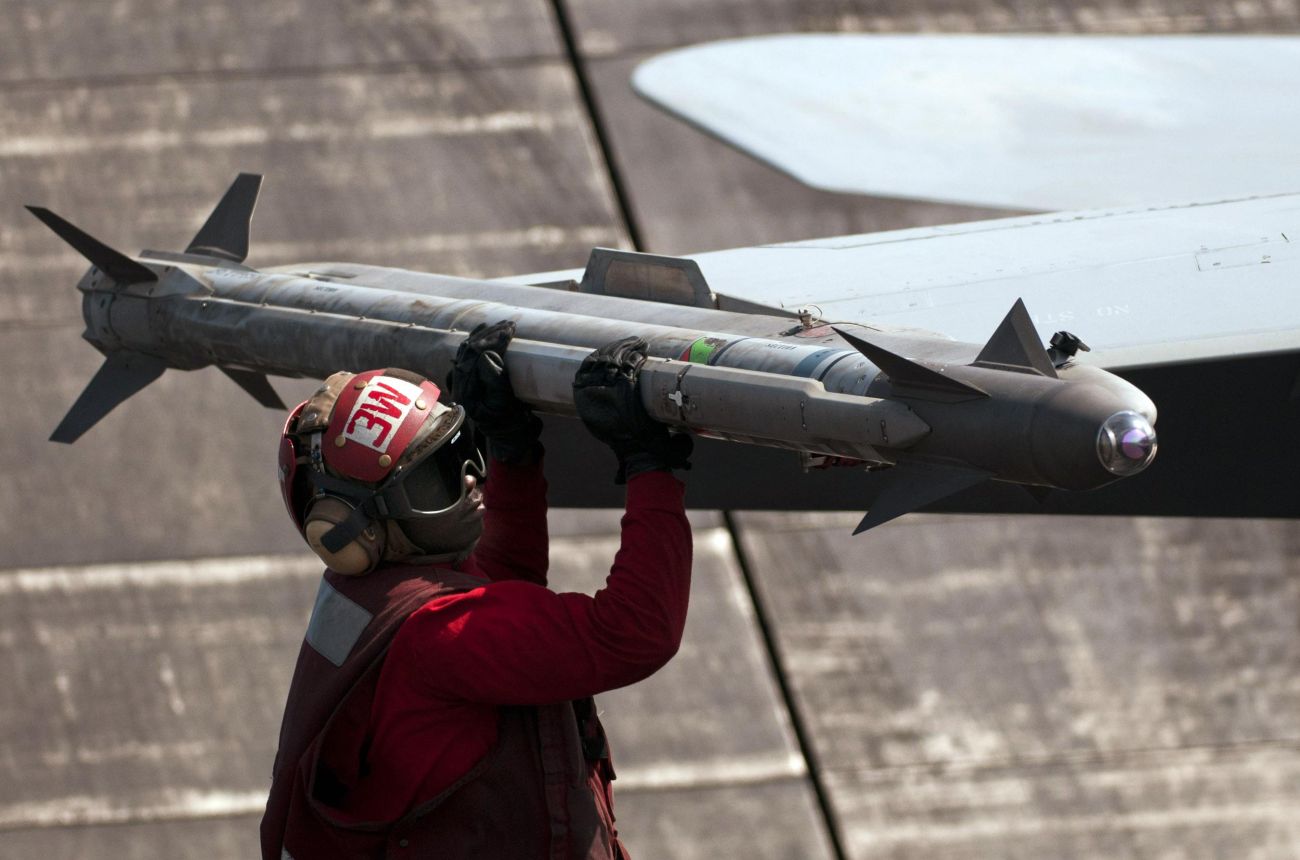 “No Escape” For F-22 Raptor Or B-21 Raider? China’s 1000 Km Hypersonic Air-To-Air Missile Looks To Redefine Air Combat AIM-9X Sidewinder