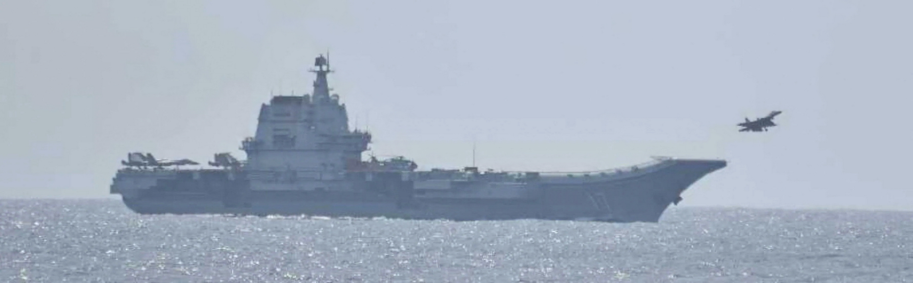 J-20 File:A PLAN Shenyang J-15 carrier-based fighter aircraft is taking off from Chinese aircraft carrier PLANS Shandong (CV-17) 20230410.jpg - Wikimedia Commons
