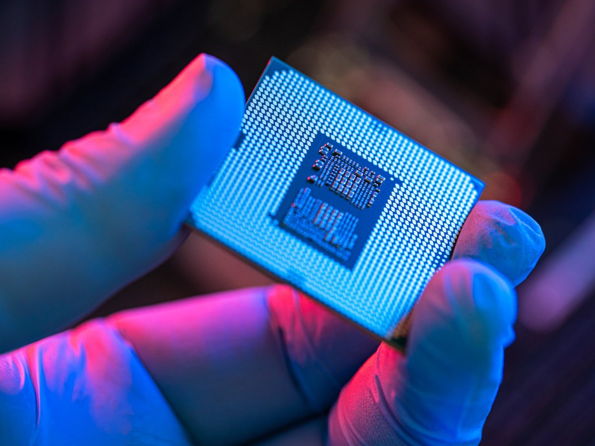 GettyImages 1347289404 Yplasma zaps the air to cool chips for data centers
