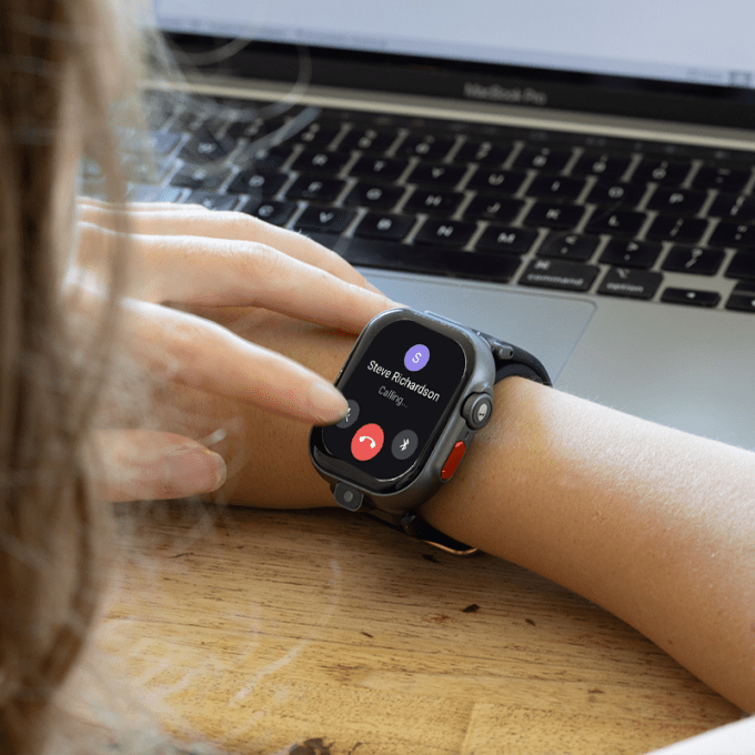 Pinwheel introduces a smartwatch for kids that includes an AI chatbot Girl Calling on Piwheel watch Pinwheel introduces a smartwatch for kids that includes an AI chatbot