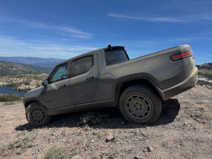 Rivian R1T quad motor downhill The tech behind Rivian’s 2026 Quad-Motor truck and SUV — and that kick turn