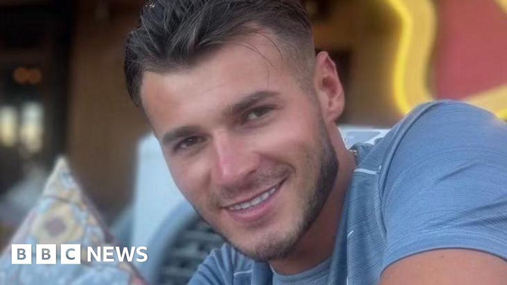 a7590050 5e5e 11f0 8515 6bc8a9e55cf1 Knightsbridge stabbing victim named as Blue Stevens