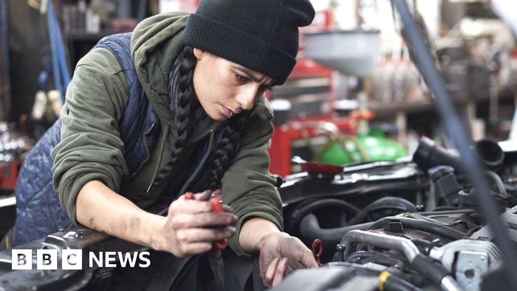 ad70cdd0 6267 11f0 83d2 4f671b8c1523 UK jobs market continues to weaken