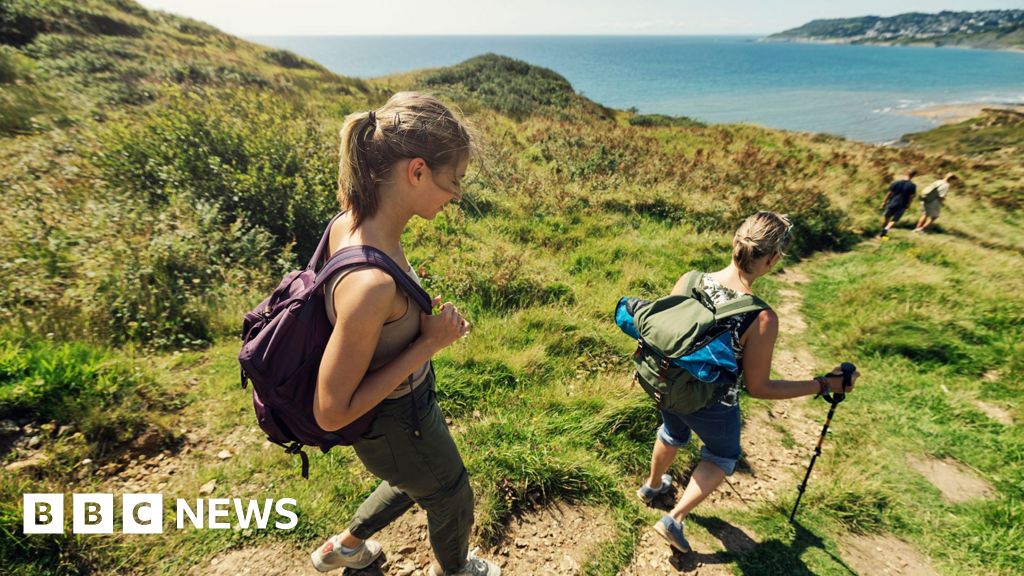 c2a03860 685e 11f0 8dbd f3d32ebd3327 Just 7,000 steps a day cuts risk of health issues