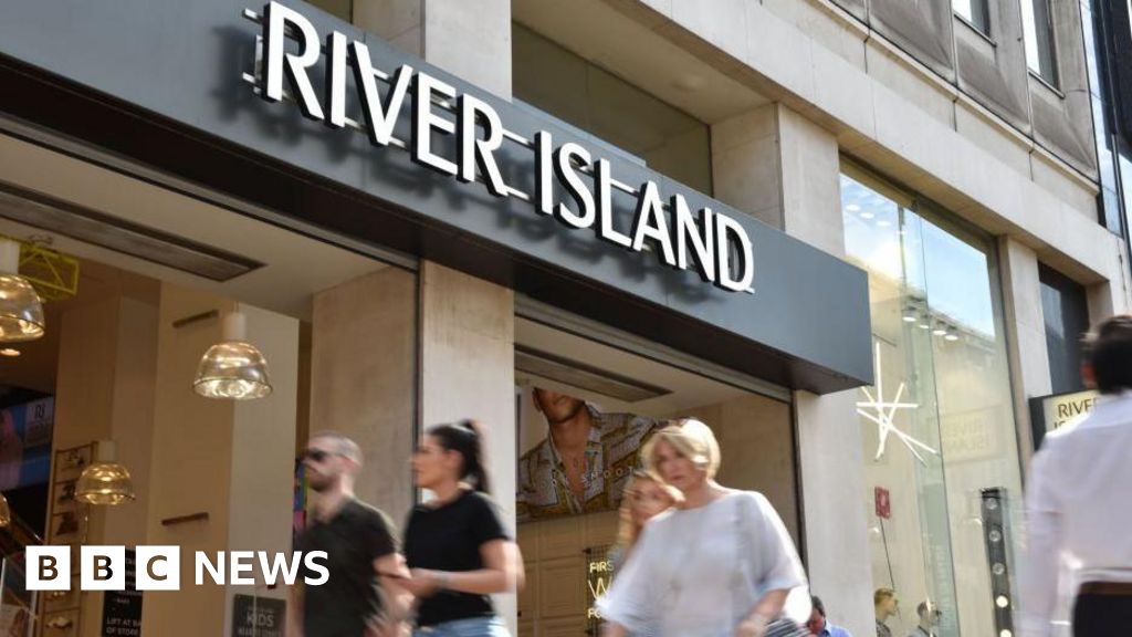 c3a4b360 694b 11f0 91fe 2deb2a0da9b9 Why is River Island in trouble?