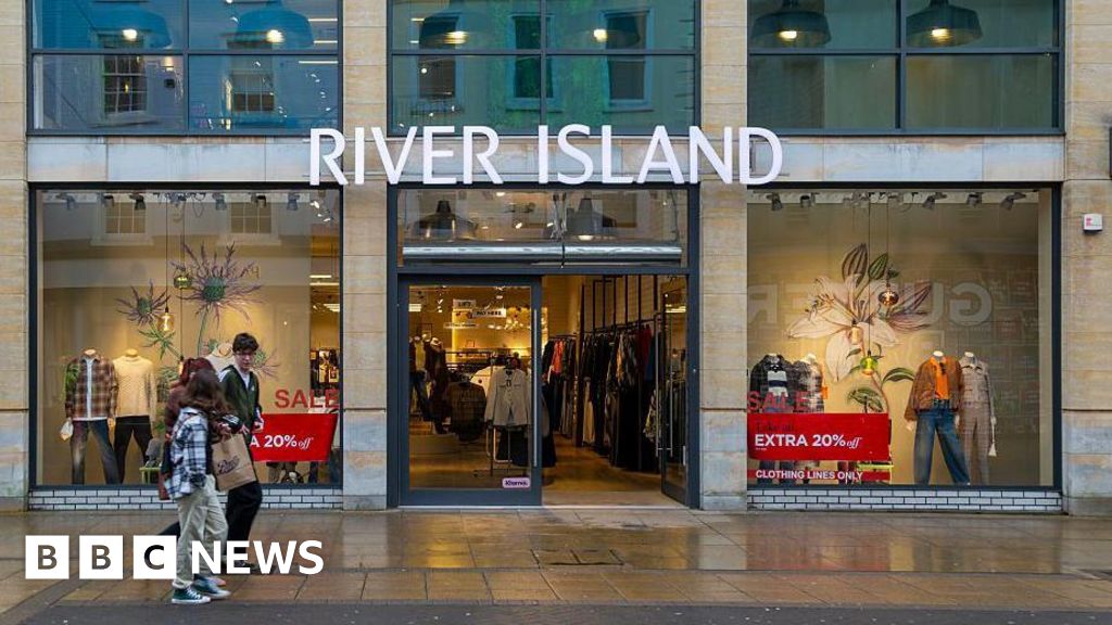 c51a43f0 696d 11f0 ba8e 91d56f9acc4a Why is River Island in trouble?
