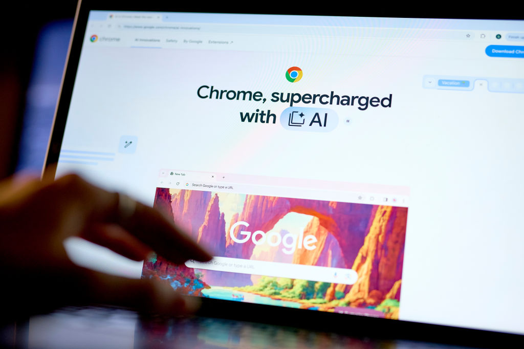 chrome with ai GettyImages 2184968624 Google Chrome adds AI-powered store summaries to help US shoppers