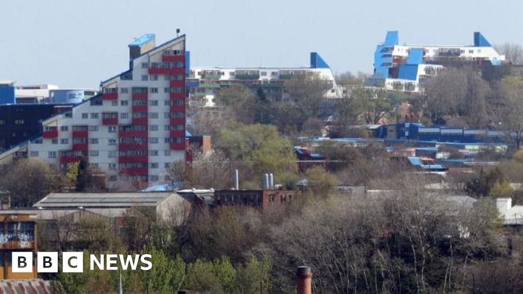 d44f72a0 5bda 11f0 9176 c710c4836875 Byker Estate campaigners to get refund after energy bill row
