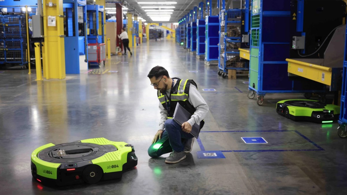 download 3.webp Amazon deploys its 1 millionth robot, releases generative AI model