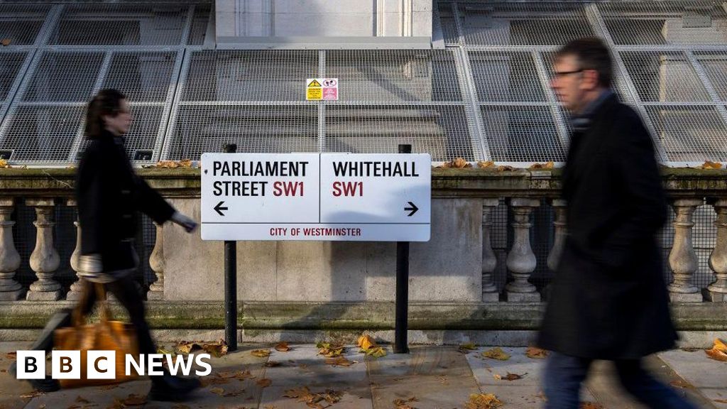 e1ffc980 6e19 11f0 a527 49a2f77f1dfe Civil service interns must all be working class, government says